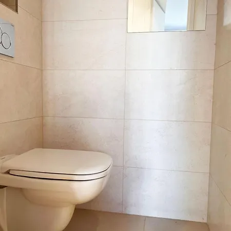 Apartment Charming Two Bedroom With Balcony In *
